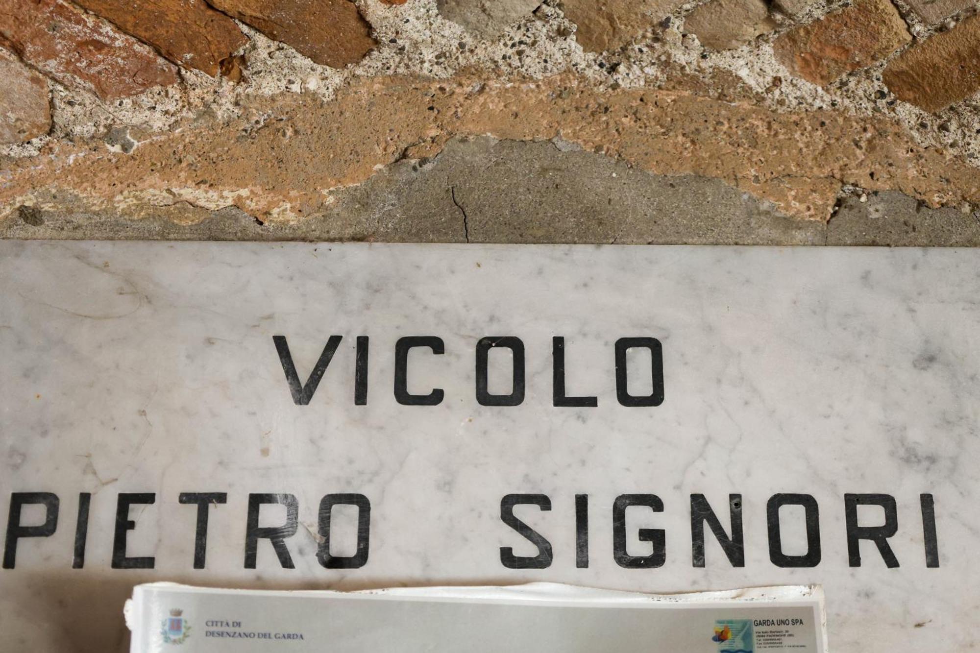 デセンツァーノ・デル・ガルダVicolo Dei Signoriアパートメント エクステリア 写真